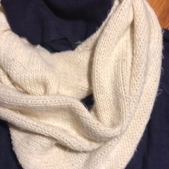 Infinity scarf - Picture 2 of 4